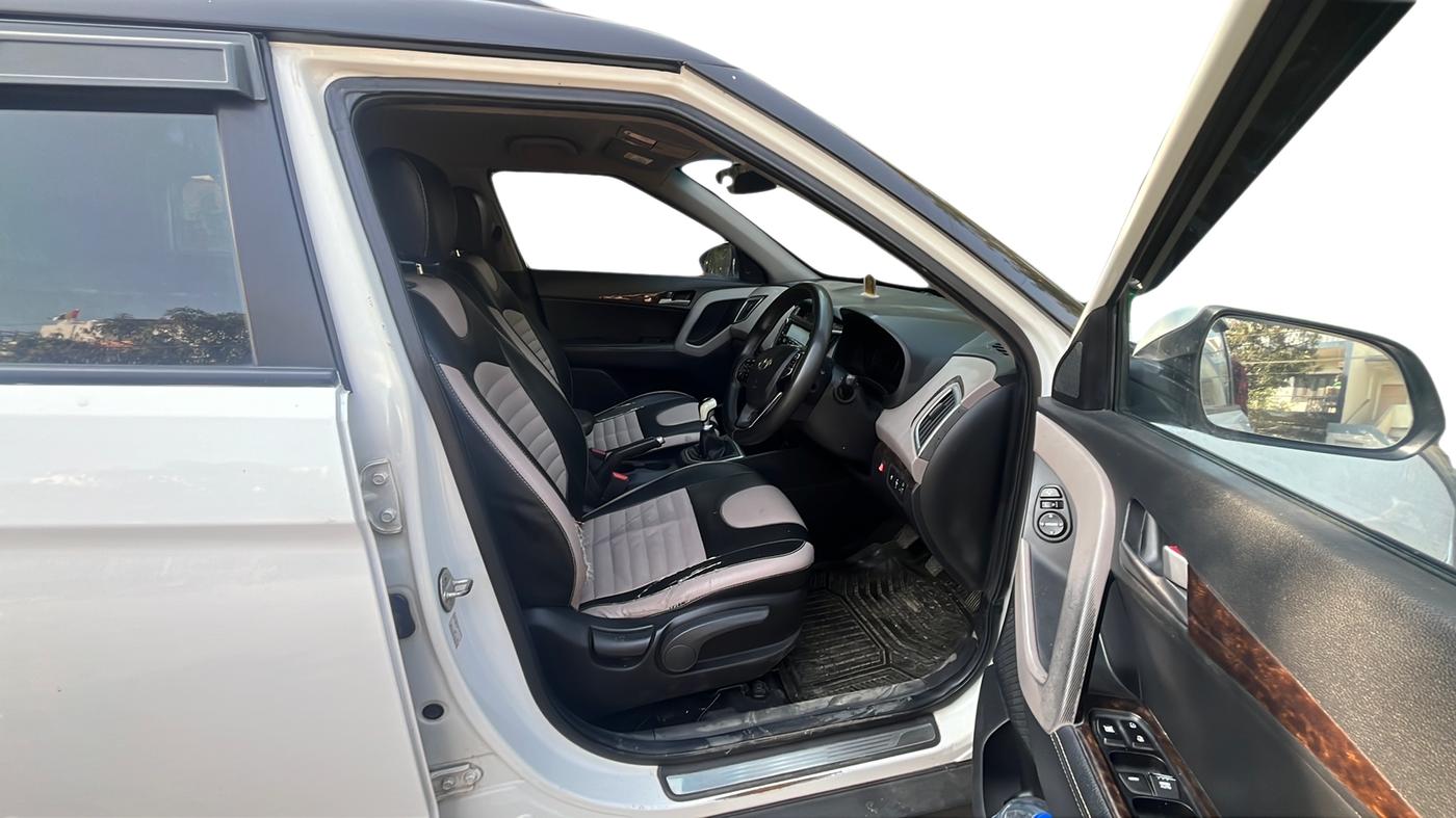 2017 Hyundai Creta SX (O) 1.6 DIESEL, Diesel, Manual, 69,000 km, Right Side Front Door Cabin