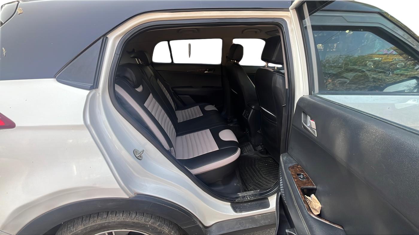 2017 Hyundai Creta SX (O) 1.6 DIESEL, Diesel, Manual, 69,000 km, Right Side Rear Door Cabin