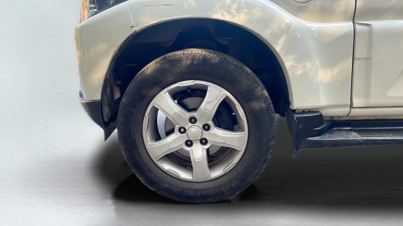 2018 Mahindra Scorpio S11 2WD, Diesel, Manual, 85,000 km, Left Front Wheel