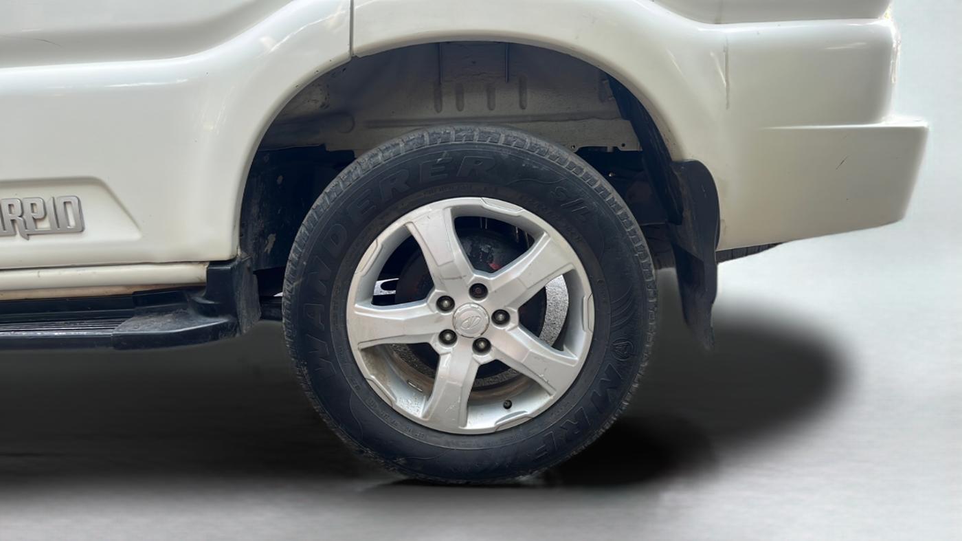 2018 Mahindra Scorpio S11 2WD, Diesel, Manual, 85,000 km, Left Rear Wheel