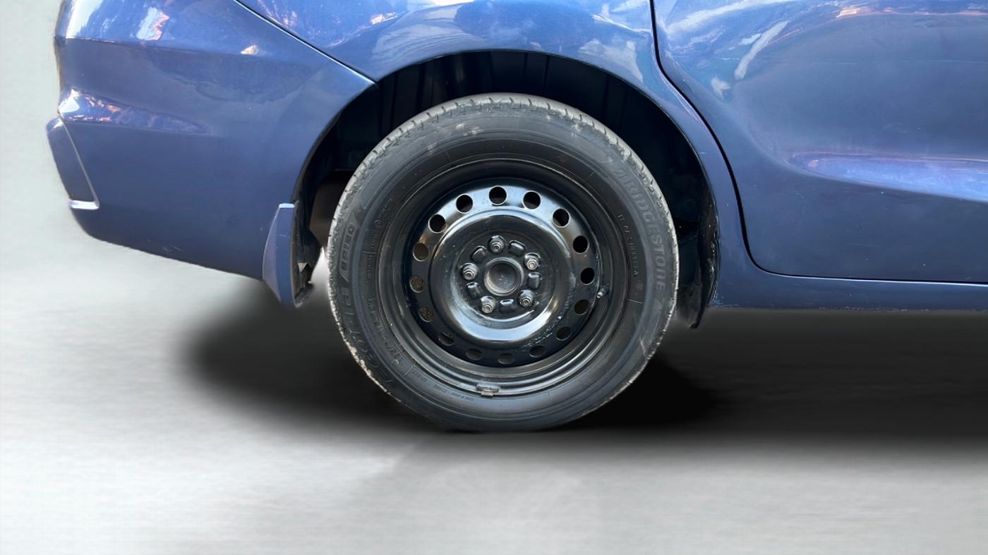 2018 Maruti Ertiga ZXI, Petrol, Manual, 72,000 km, Right Rear Wheel