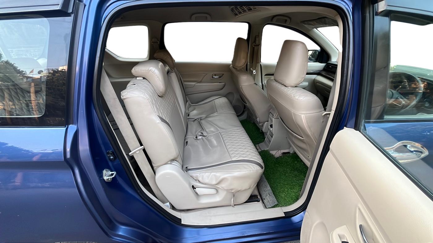 2018 Maruti Ertiga ZXI, Petrol, Manual, 72,000 km, Right Side Rear Door Cabin