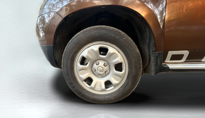 2013 Renault Duster 85 PS RXE DIESEL, Diesel, Manual, 70,000 km, Left Front Wheel