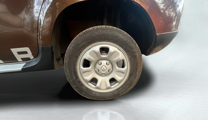 2013 Renault Duster 85 PS RXE DIESEL, Diesel, Manual, 70,000 km, Left Rear Wheel