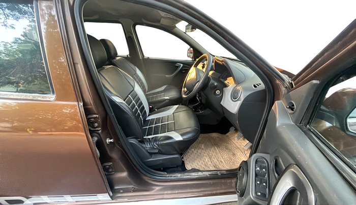 2013 Renault Duster 85 PS RXE DIESEL, Diesel, Manual, 70,000 km, Right Side Front Door Cabin