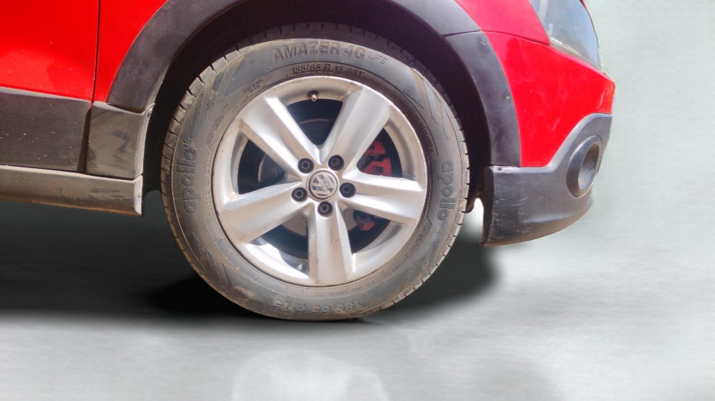 2015 Volkswagen Cross Polo HIGHLINE TDI, Diesel, Manual, 58,815 km, Right Front Wheel