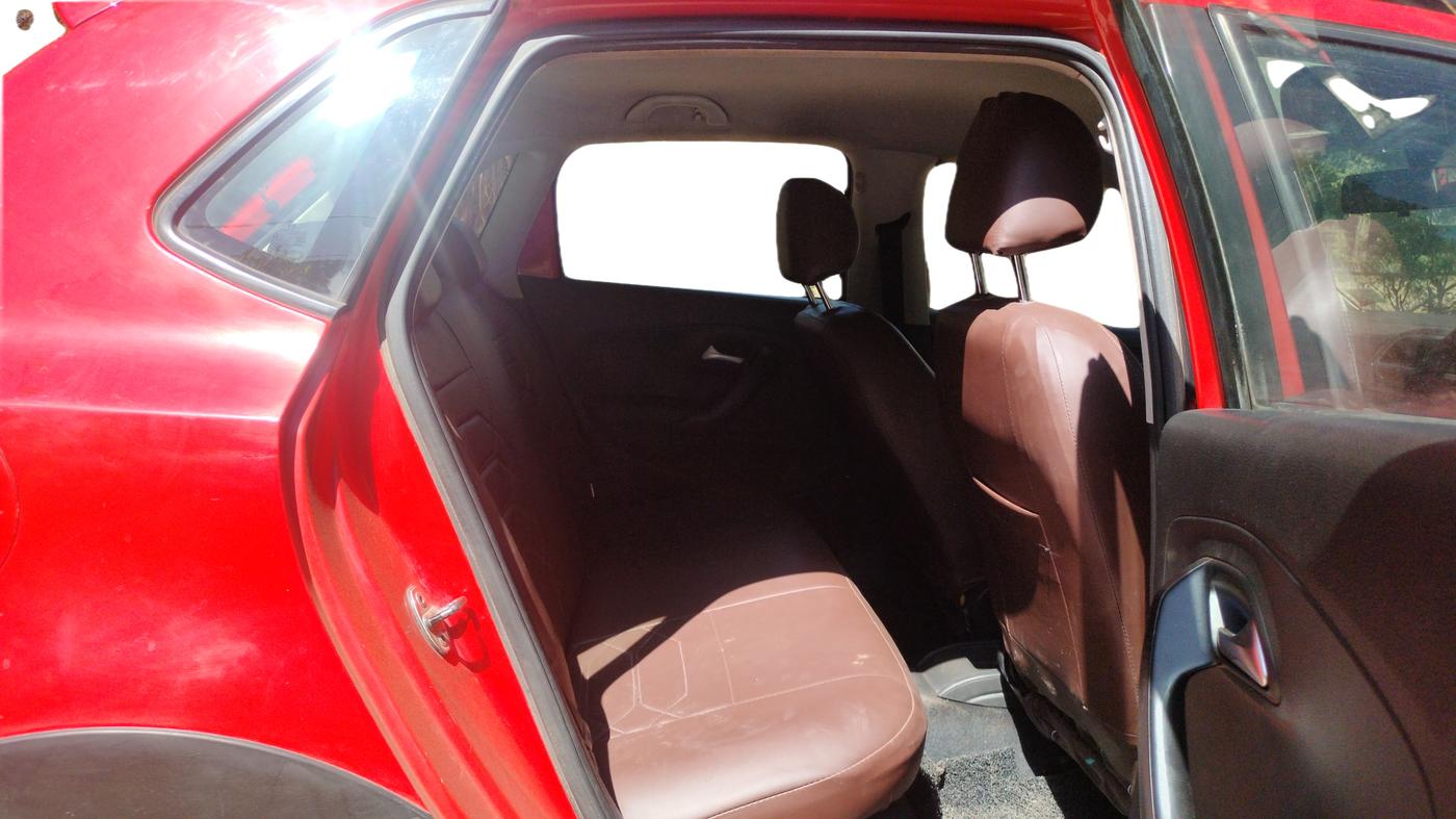 2015 Volkswagen Cross Polo HIGHLINE TDI, Diesel, Manual, 58,815 km, Right Side Rear Door Cabin