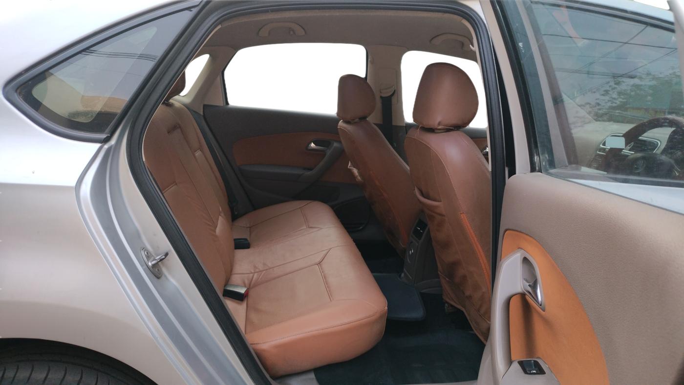2015 Skoda Rapid 1.5 TDI CR ELEGANCE AT, Diesel, Automatic, 62,289 km, Right Side Rear Door Cabin