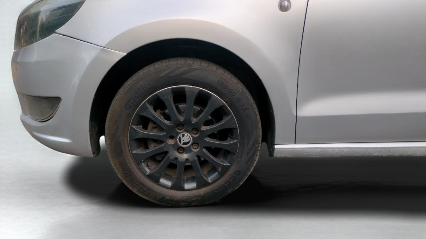 2015 Skoda Rapid 1.5 TDI CR ELEGANCE AT, Diesel, Automatic, 62,289 km, Left Front Wheel
