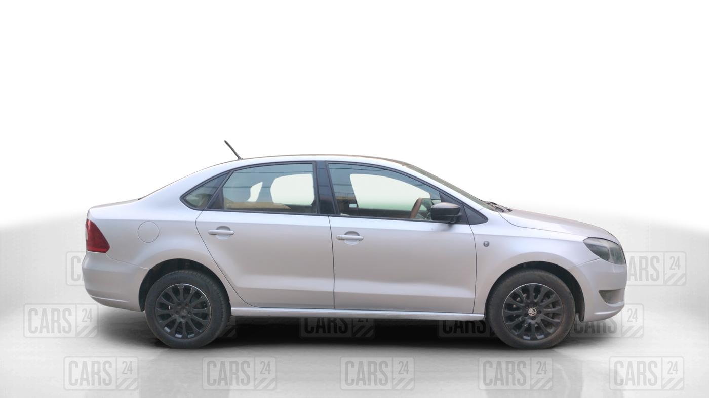 2015 Skoda Rapid 1.5 TDI CR ELEGANCE AT, Diesel, Automatic, 62,289 km, Right Side View