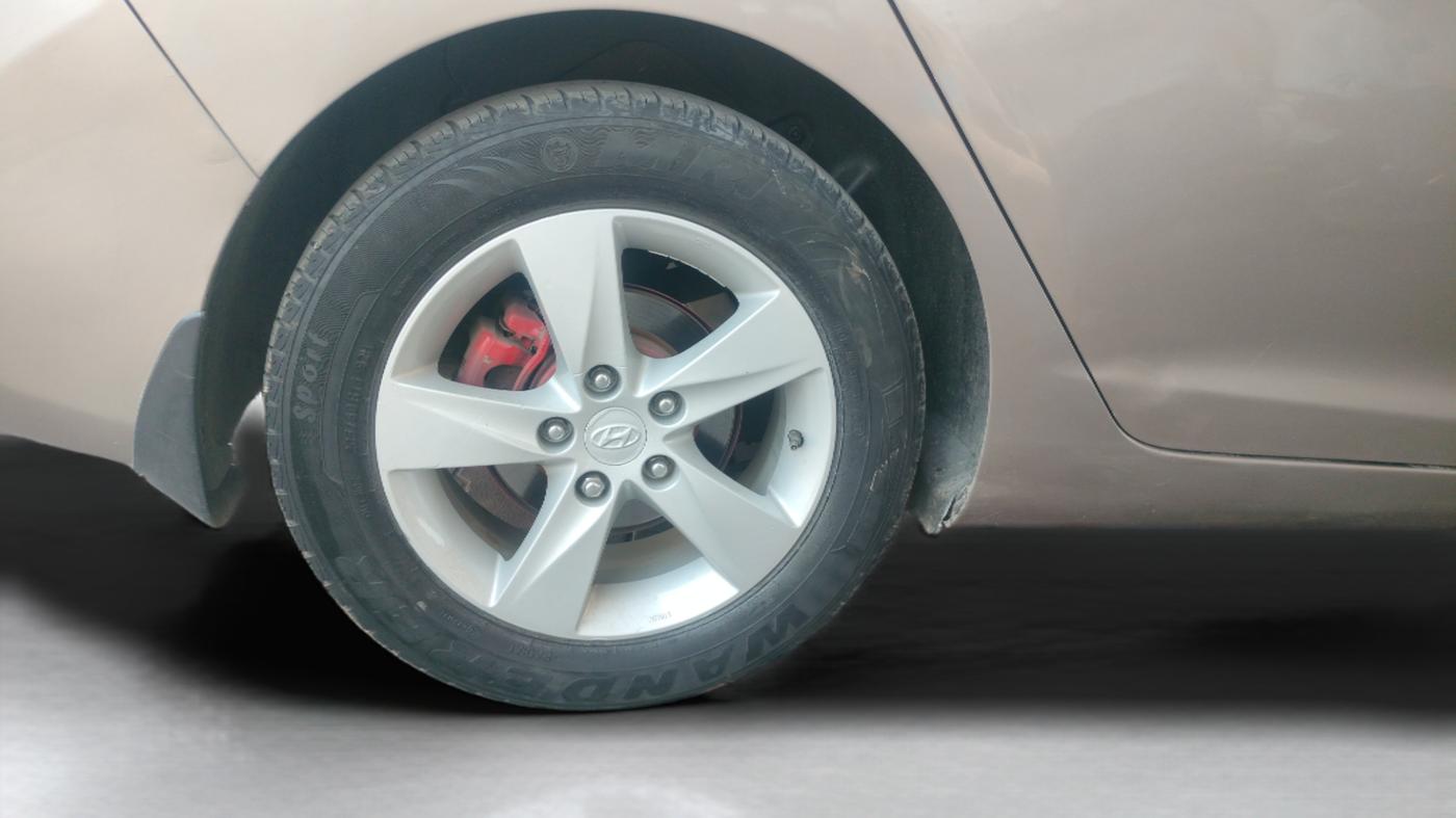 2012 Hyundai New Elantra 1.6 SX MT DIESEL, Diesel, Manual, 62,380 km, Right Rear Wheel