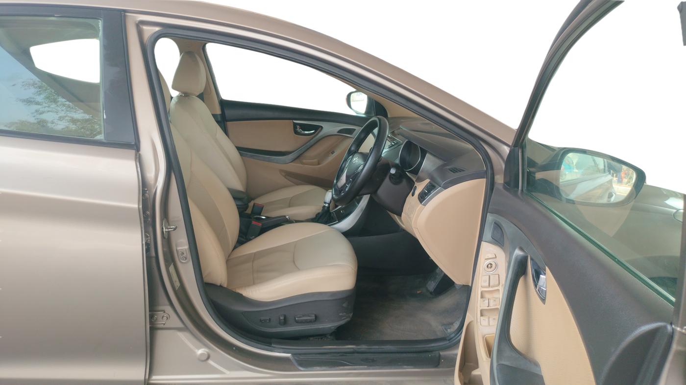 2012 Hyundai New Elantra 1.6 SX MT DIESEL, Diesel, Manual, 62,380 km, Right Side Front Door Cabin