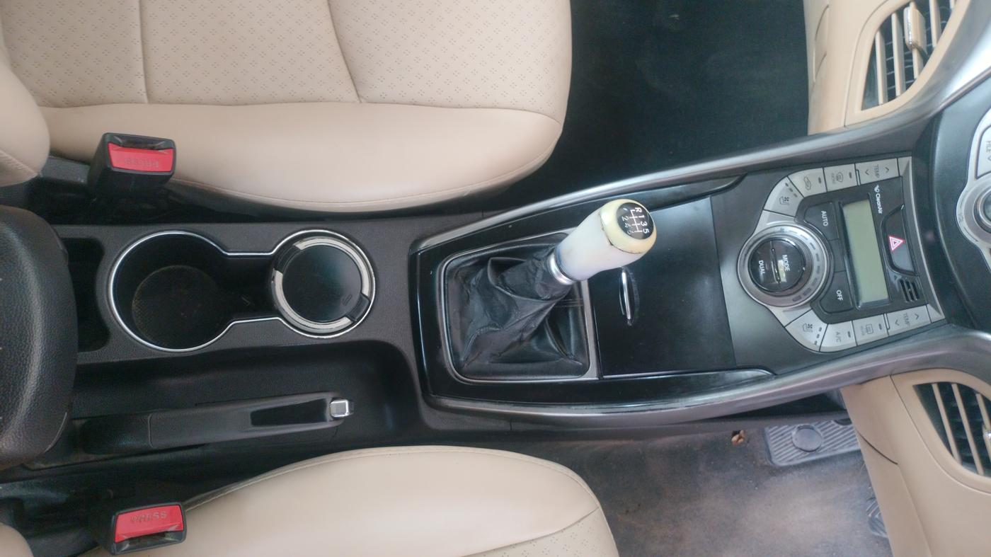 2012 Hyundai New Elantra 1.6 SX MT DIESEL, Diesel, Manual, 62,380 km, Gear Lever