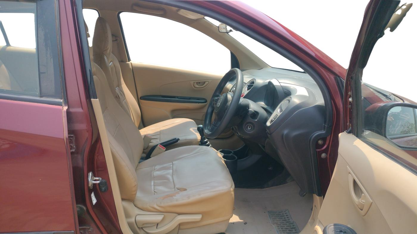 2014 Honda Amaze 1.5L I-DTEC SX, Diesel, Manual, 61,070 km, Right Side Front Door Cabin