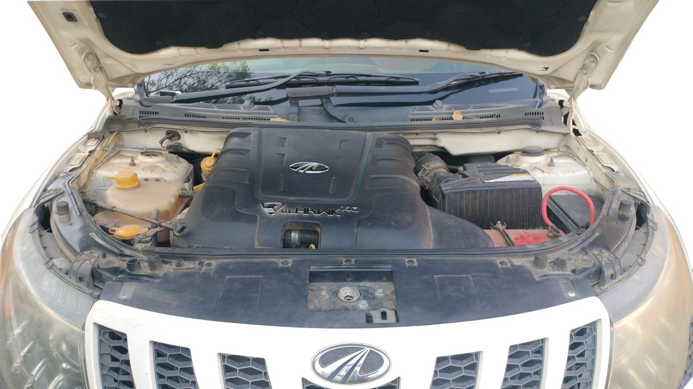 2014 Mahindra XUV500 W8, Diesel, Manual, 76,293 km, Open Bonnet