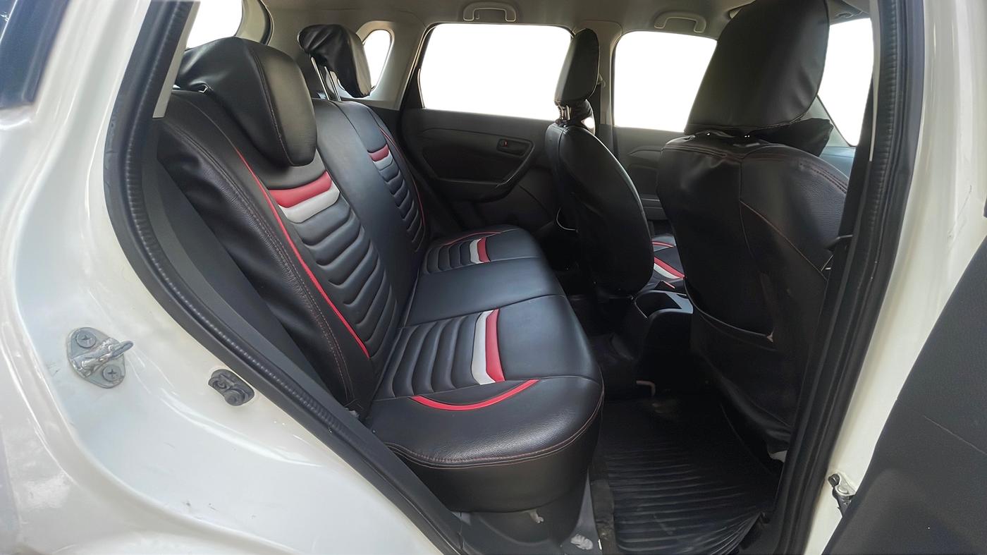 2017 Maruti Vitara Brezza VDI, Diesel, Manual, 1,03,274 km, Right Side Rear Door Cabin