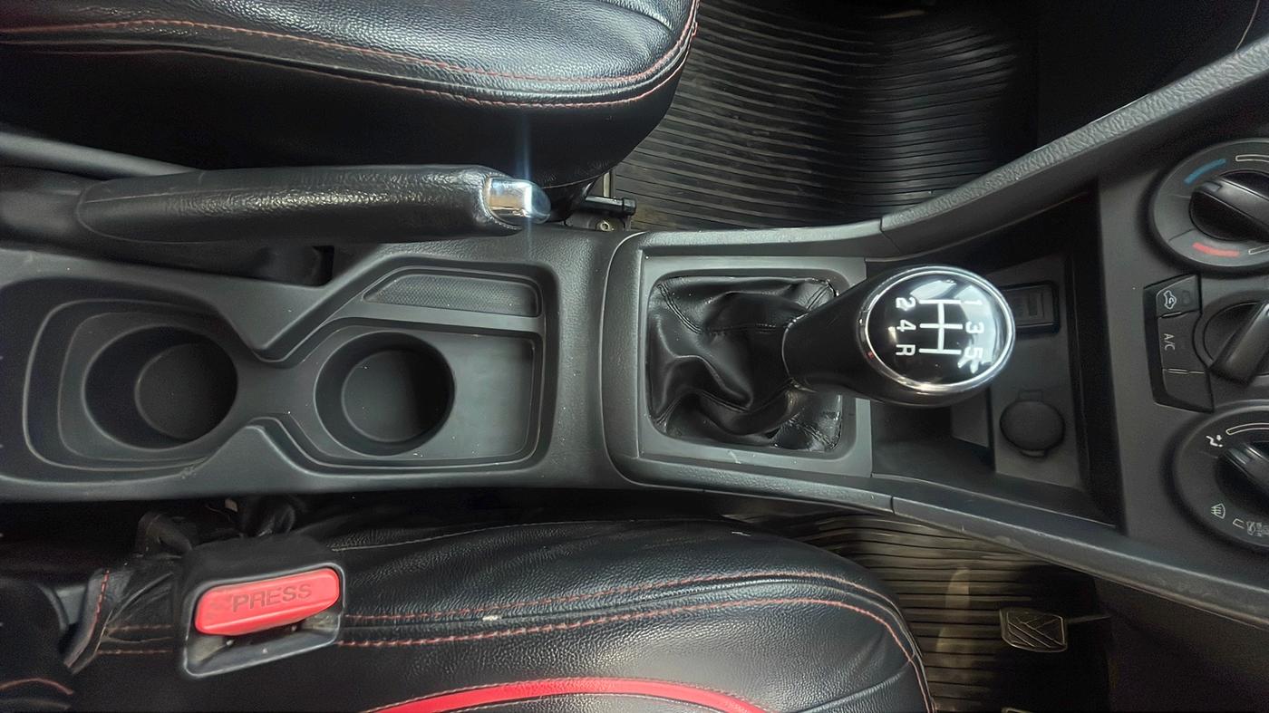 2017 Maruti Vitara Brezza VDI, Diesel, Manual, 1,03,274 km, Gear Lever