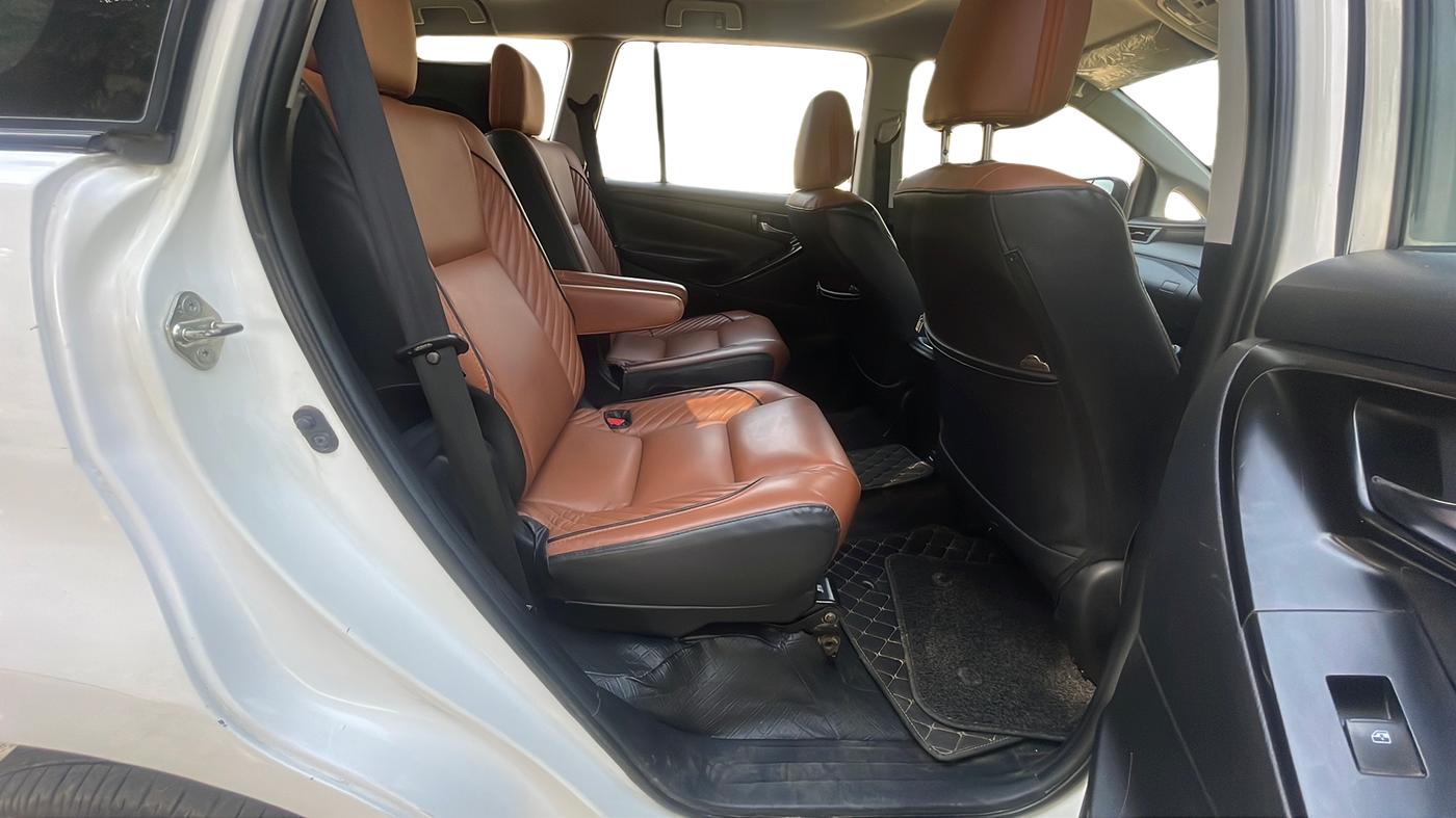 2017 Toyota Innova Crysta 2.4 G 7 STR, Diesel, Manual, 1,06,790 km, Right Side Rear Door Cabin