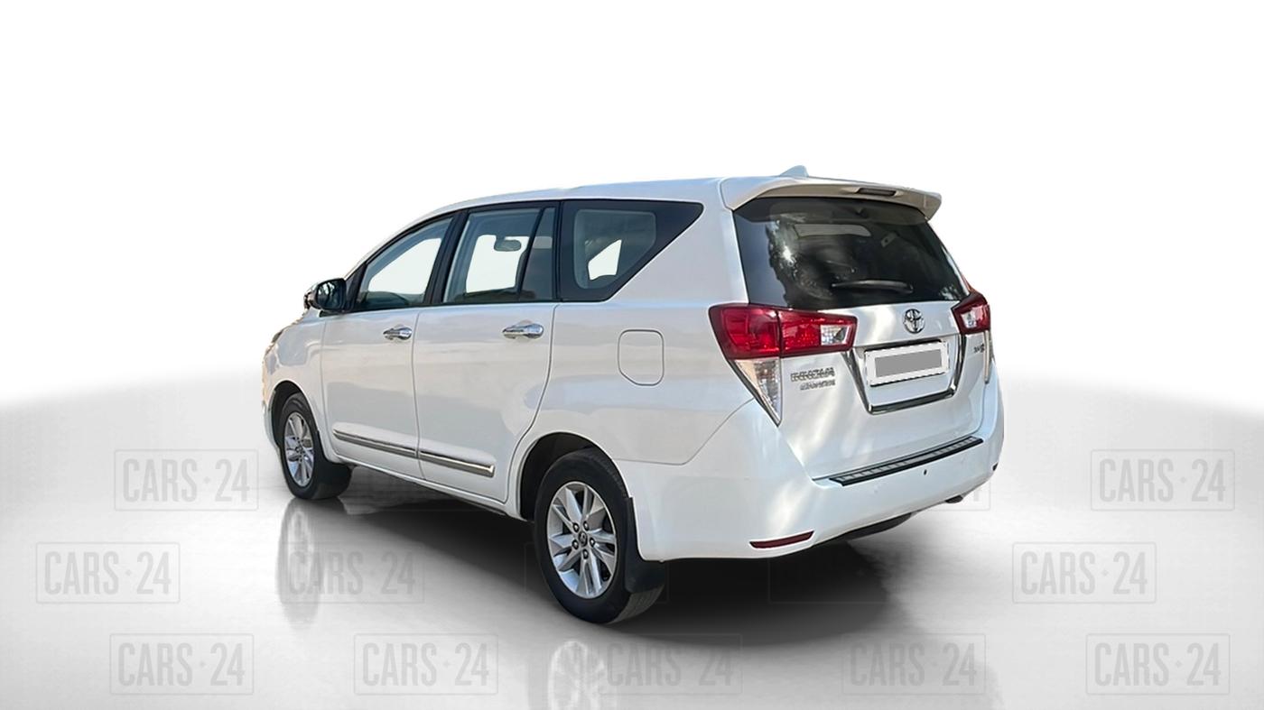 2017 Toyota Innova Crysta 2.4 G 7 STR, Diesel, Manual, 1,06,790 km, Left Back Diagonal