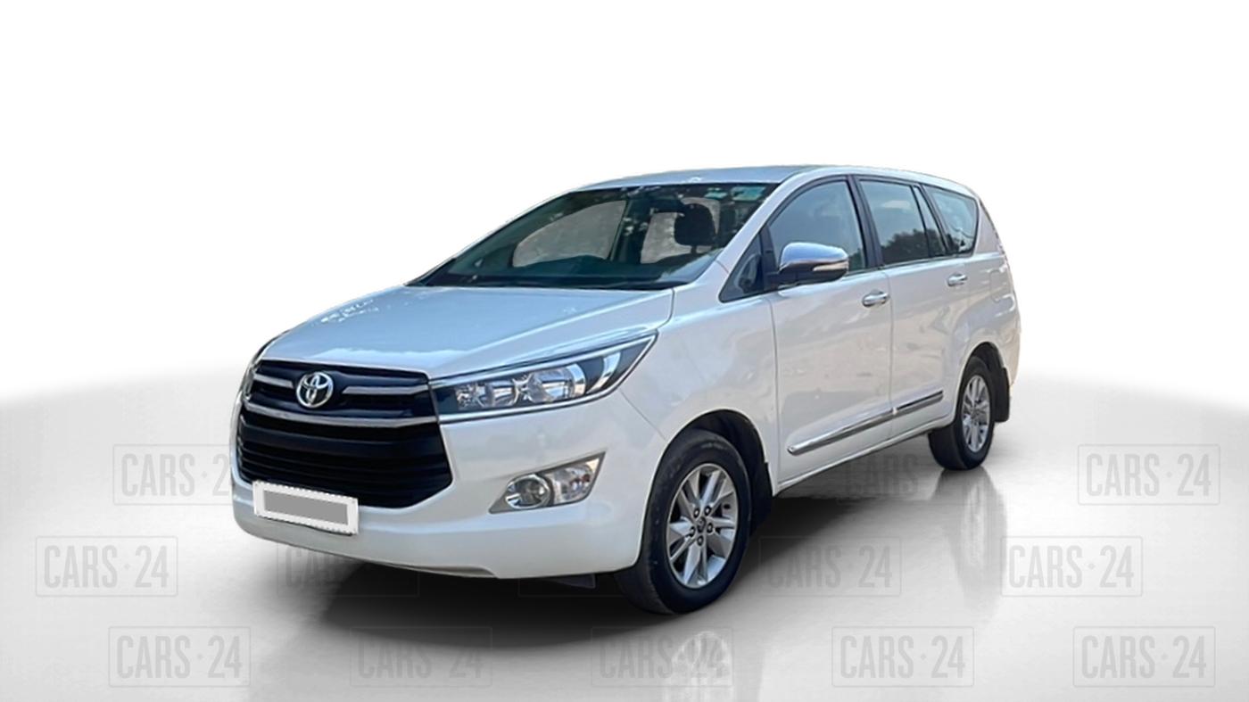 2017 Toyota Innova Crysta 2.4 G 7 STR, Diesel, Manual, 1,06,790 km, Left Front Diagonal