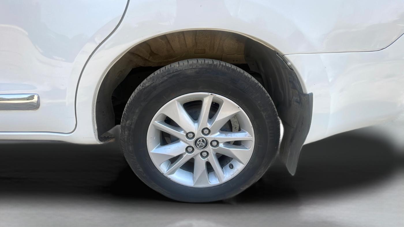 2017 Toyota Innova Crysta 2.4 G 7 STR, Diesel, Manual, 1,06,790 km, Left Rear Wheel