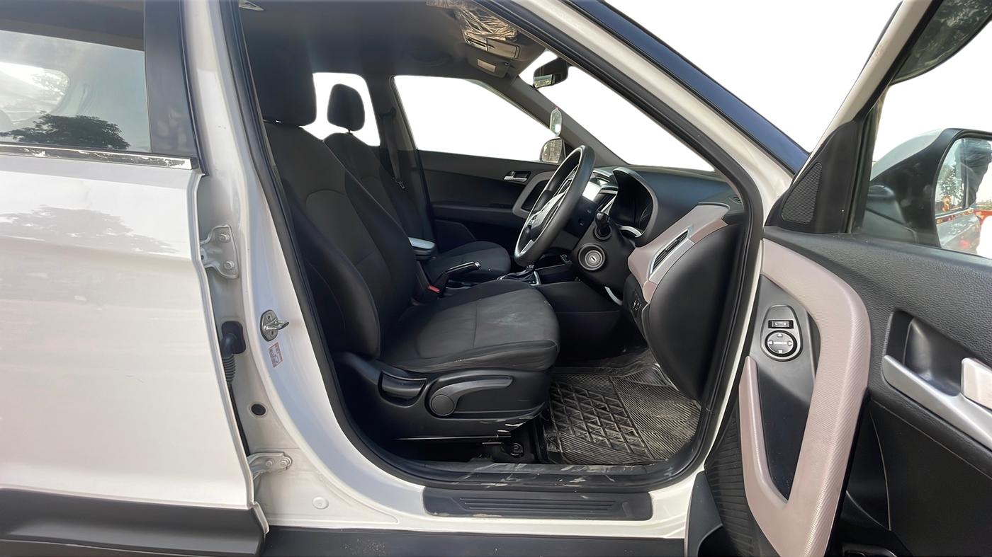 2018 Hyundai Creta S AT 1.6 DIESEL, Diesel, Automatic, 91,501 km, Right Side Front Door Cabin