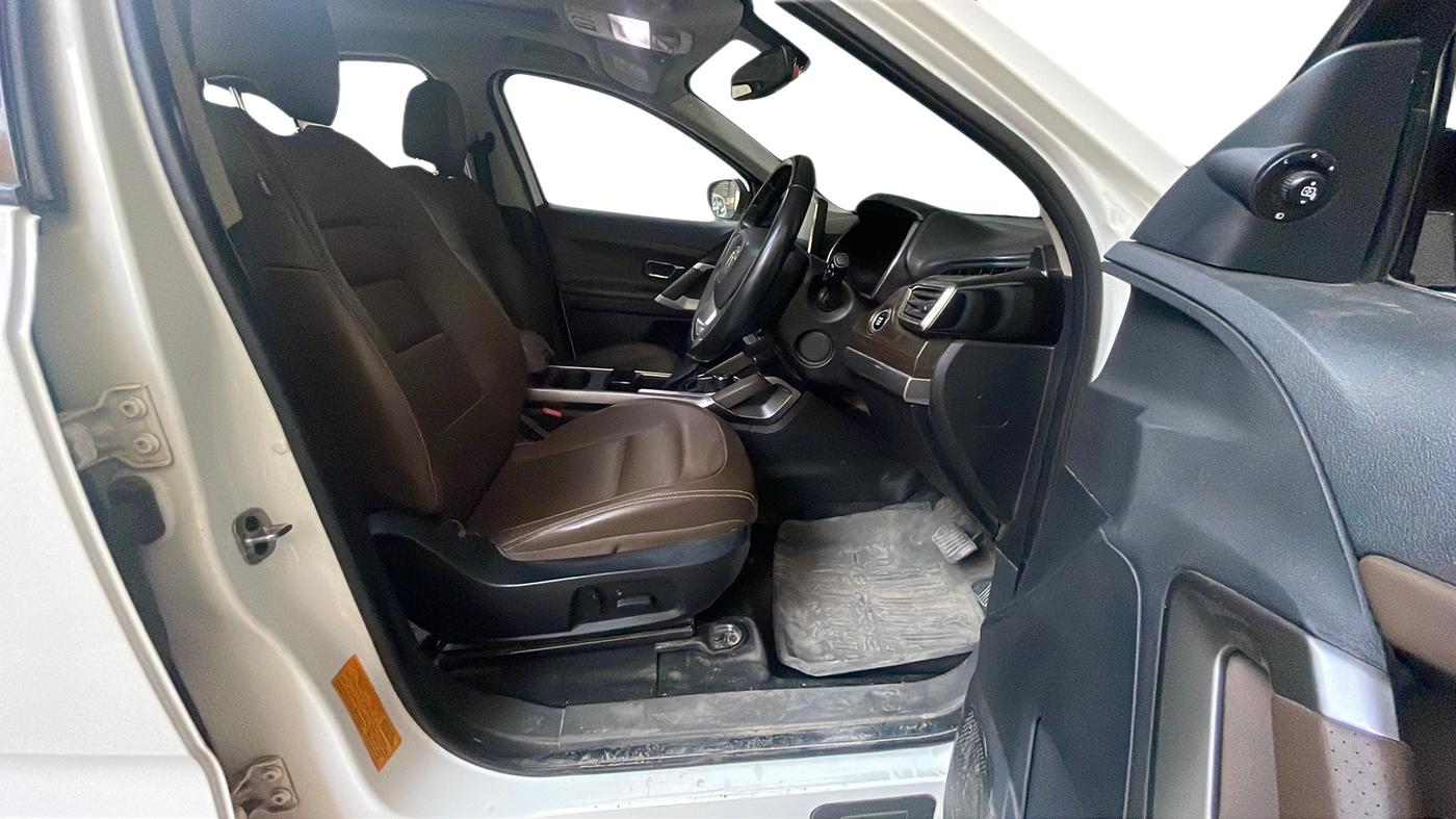 2021 Tata Harrier XZA PLUS 2.0L KAZIRANGA, Diesel, Automatic, 92,149 km, Right Side Front Door Cabin