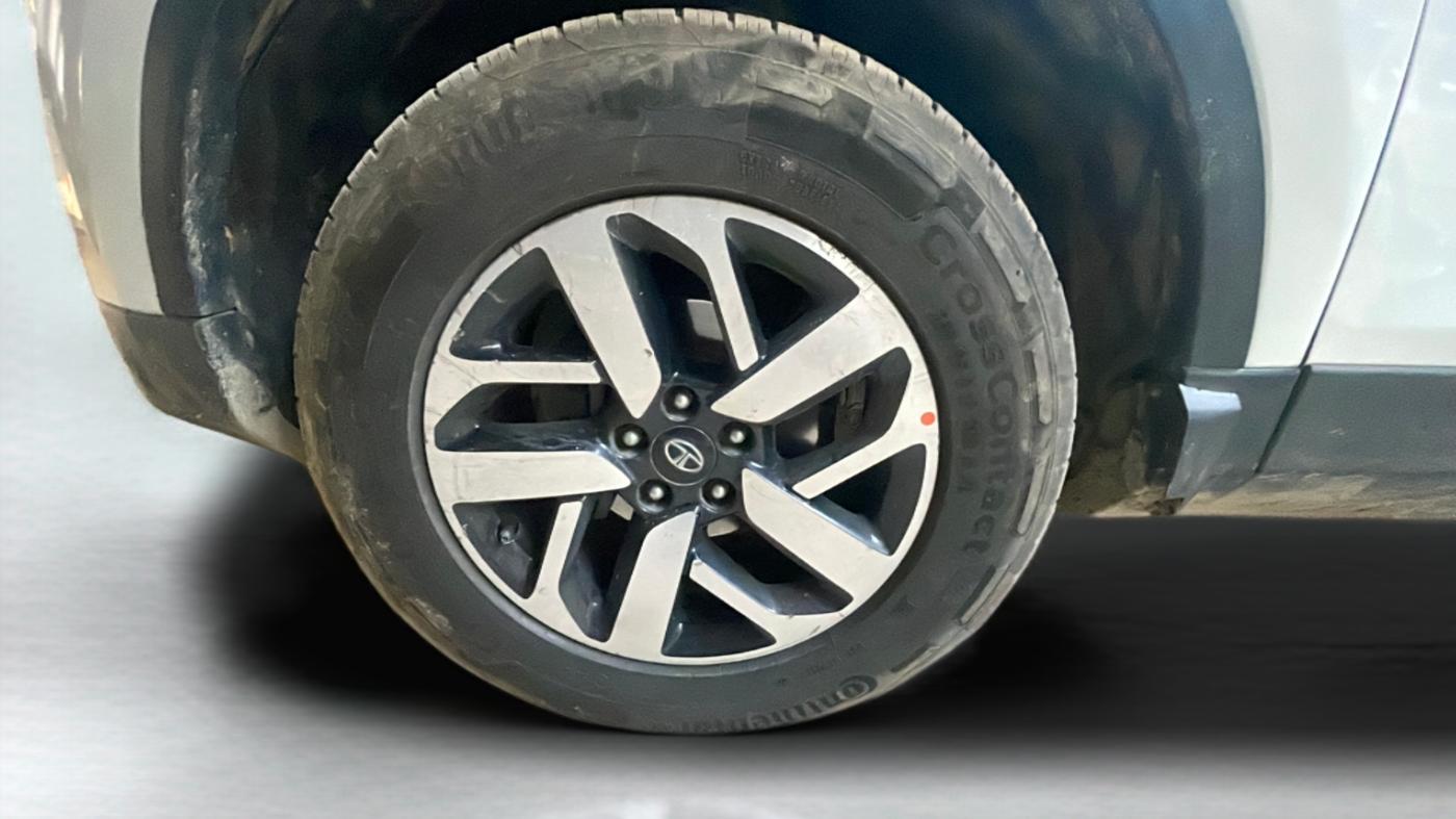 2021 Tata Harrier XZA PLUS 2.0L KAZIRANGA, Diesel, Automatic, 92,149 km, Left Front Wheel