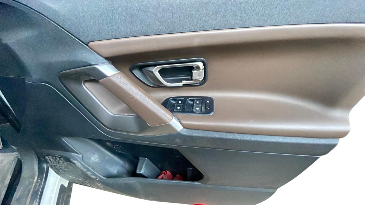 2021 Tata Harrier XZA PLUS 2.0L KAZIRANGA, Diesel, Automatic, 92,149 km, Driver Side Door Panel Controls