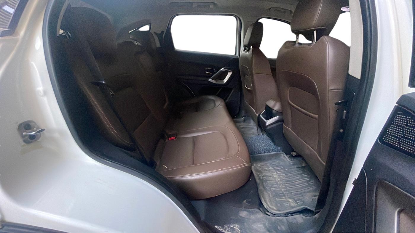 2021 Tata Harrier XZA PLUS 2.0L KAZIRANGA, Diesel, Automatic, 92,149 km, Right Side Rear Door Cabin