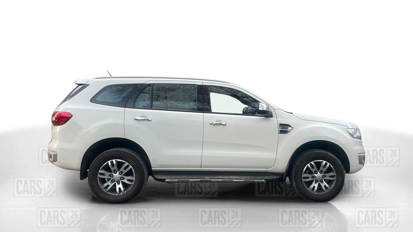 2017 Ford Endeavour TITANIUM 3.2 4X4 AT, Diesel, Automatic, 1,04,529 km, Right Side View