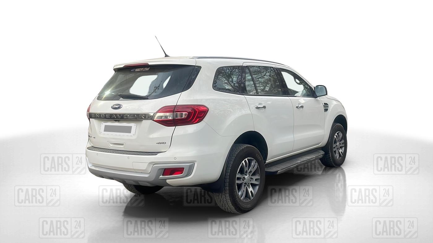 2017 Ford Endeavour TITANIUM 3.2 4X4 AT, Diesel, Automatic, 1,04,529 km, Right Back Diagonal