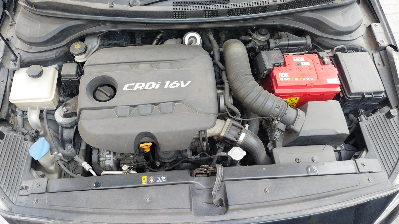2018 Hyundai Verna 1.6 CRDI SX + AT, Diesel, Automatic, 54,821 km, Open Bonnet