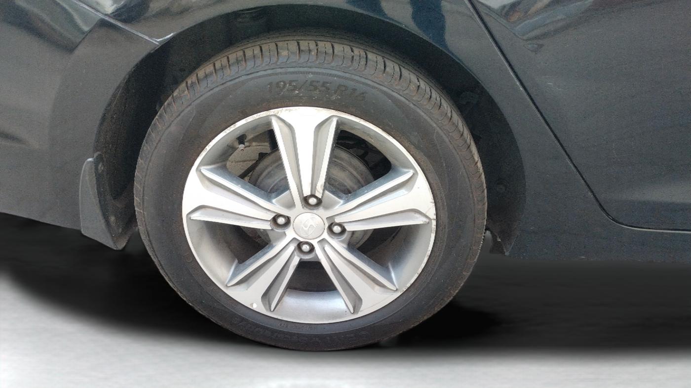 2018 Hyundai Verna 1.6 CRDI SX + AT, Diesel, Automatic, 54,821 km, Right Rear Wheel