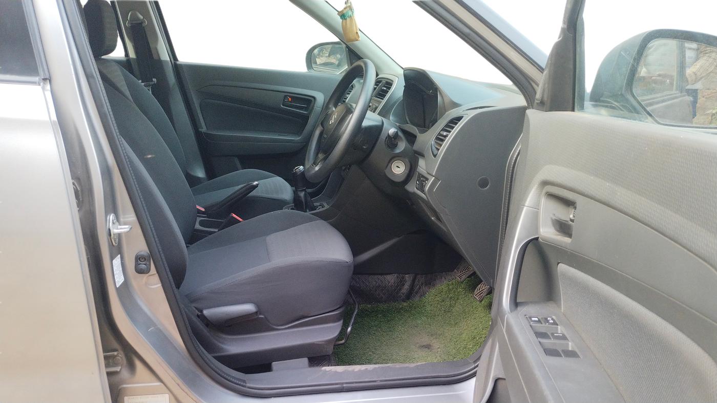 2017 Maruti Vitara Brezza VDI, Diesel, Manual, 56,383 km, Right Side Front Door Cabin