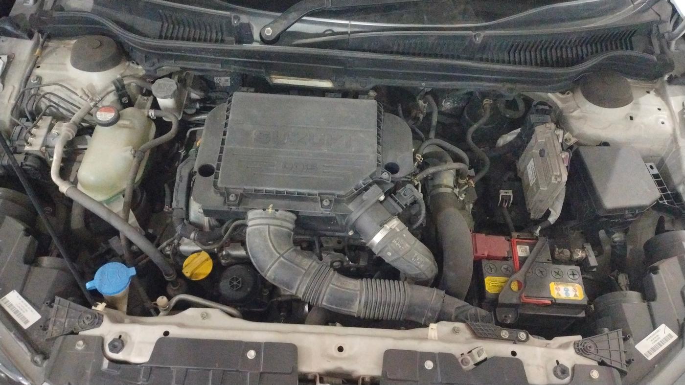 2019 Maruti Vitara Brezza ZDI AMT, Diesel, Automatic, 42,140 km, Open Bonnet