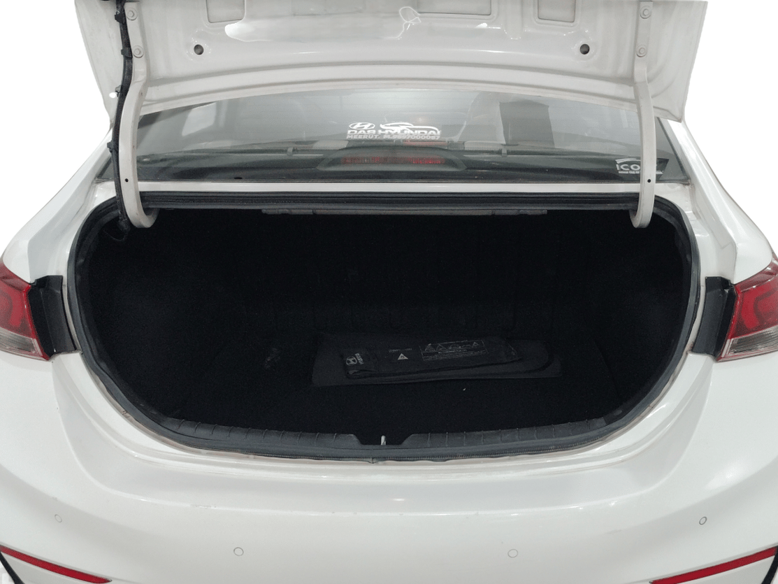 2018 Hyundai Verna 1.6 SX (O) CRDI MT, Diesel, Manual, 46,242 km, Boot Inside