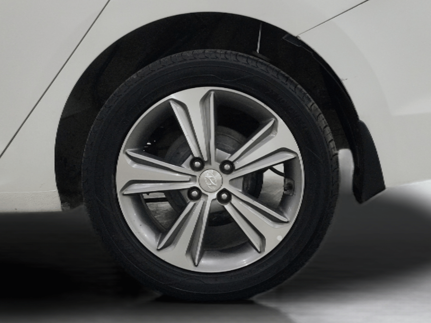 2018 Hyundai Verna 1.6 SX (O) CRDI MT, Diesel, Manual, 46,242 km, Left Rear Wheel