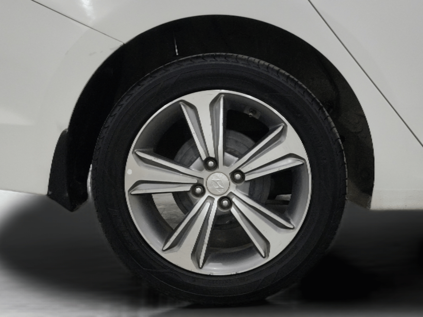 2018 Hyundai Verna 1.6 SX (O) CRDI MT, Diesel, Manual, 46,242 km, Right Rear Wheel