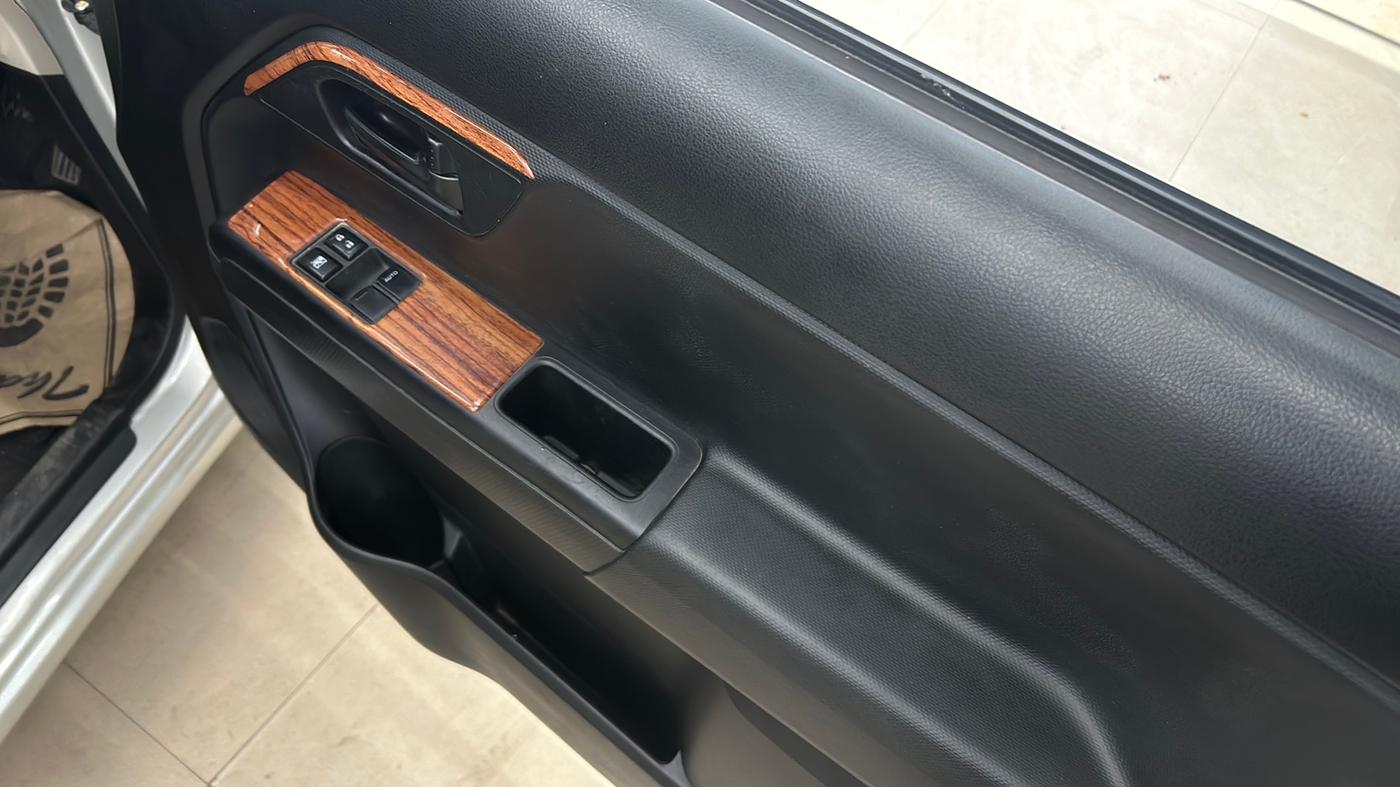 2022 Maruti New Wagon-R LXI 1.0, Petrol, Manual, 37,000 km, Driver Side Door Panel Controls