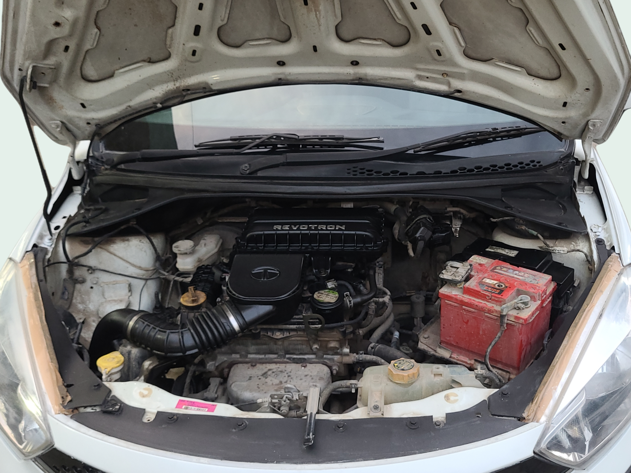 2017 Tata Tiago XT PETROL, Petrol, Manual, 72,000 km, Open Bonnet