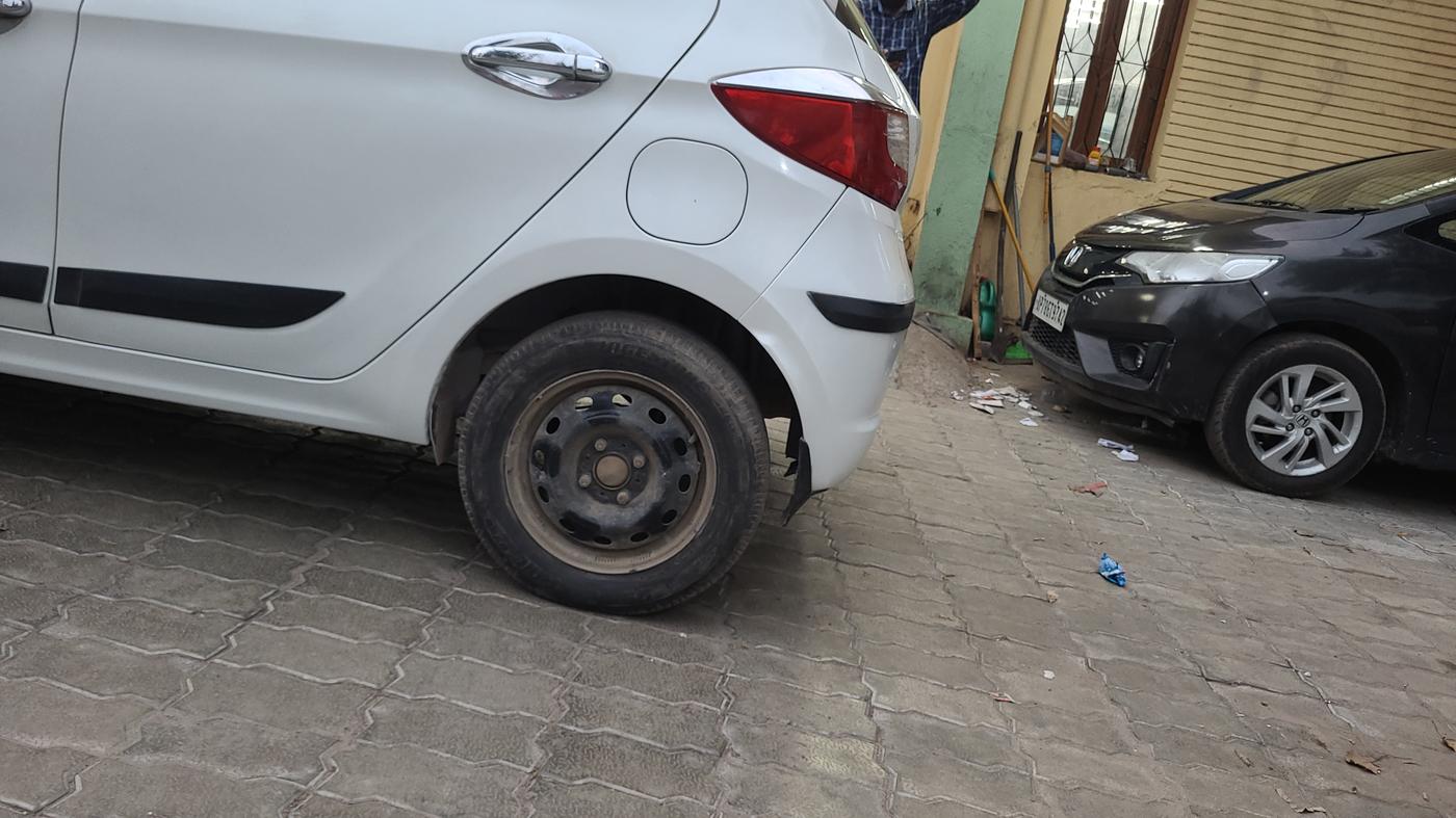 2017 Tata Tiago XT PETROL, Petrol, Manual, 72,000 km, Left Rear Wheel
