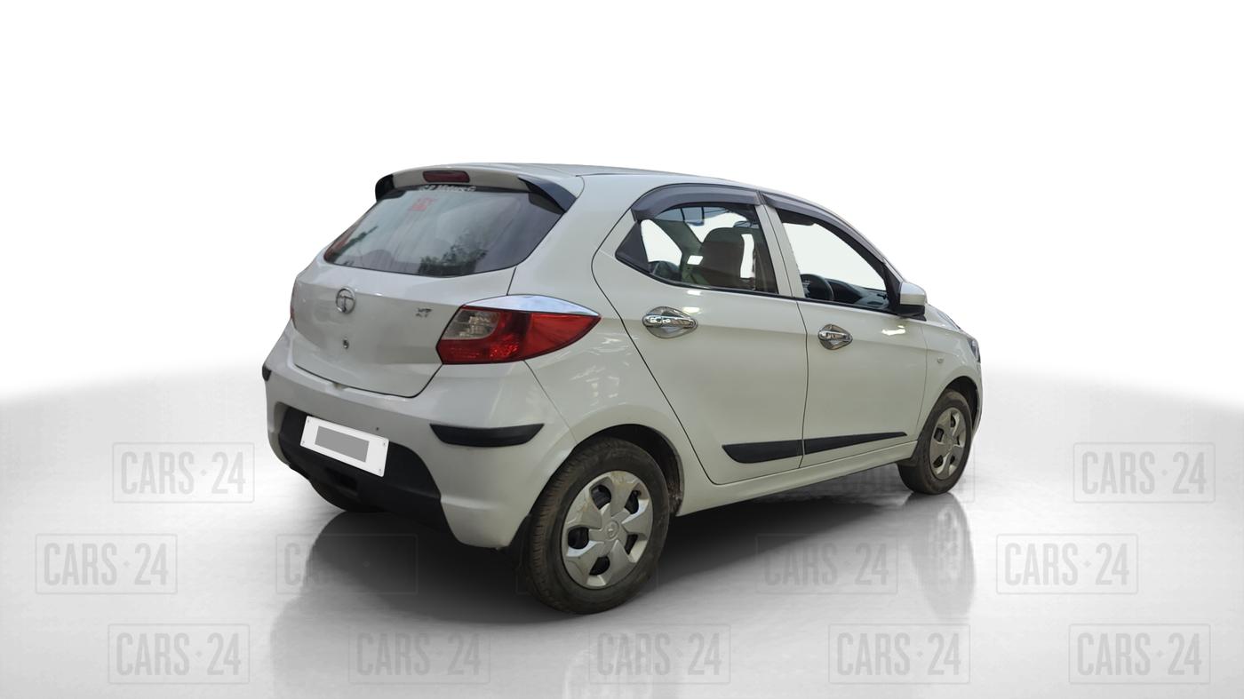 2017 Tata Tiago XT PETROL, Petrol, Manual, 72,000 km, Right Back Diagonal