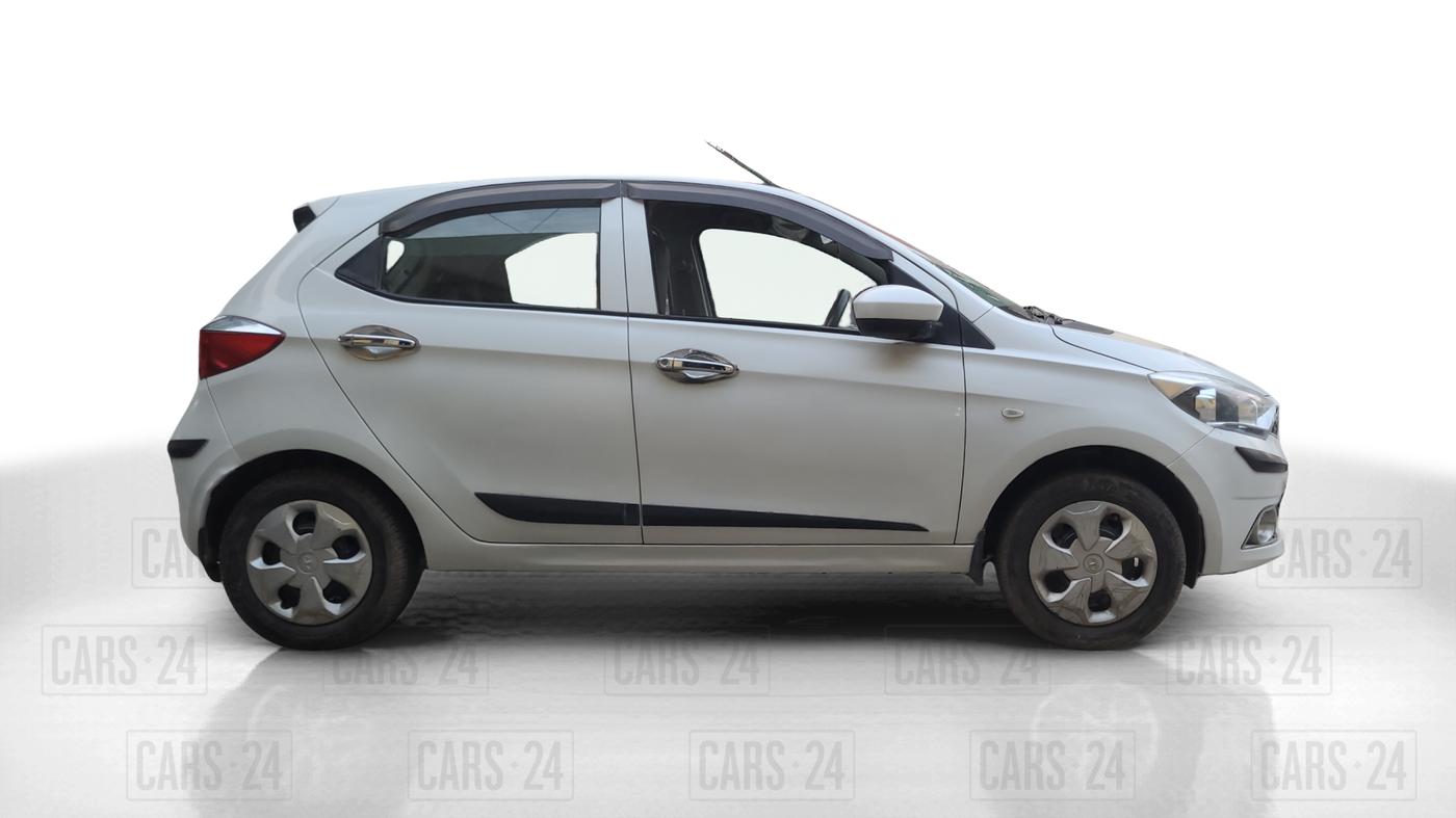 2017 Tata Tiago XT PETROL, Petrol, Manual, 72,000 km, Right Side View