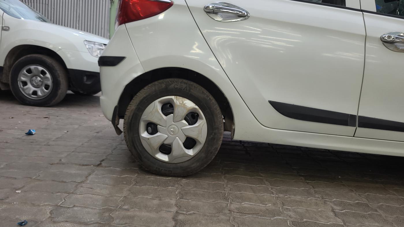 2017 Tata Tiago XT PETROL, Petrol, Manual, 72,000 km, Right Rear Wheel