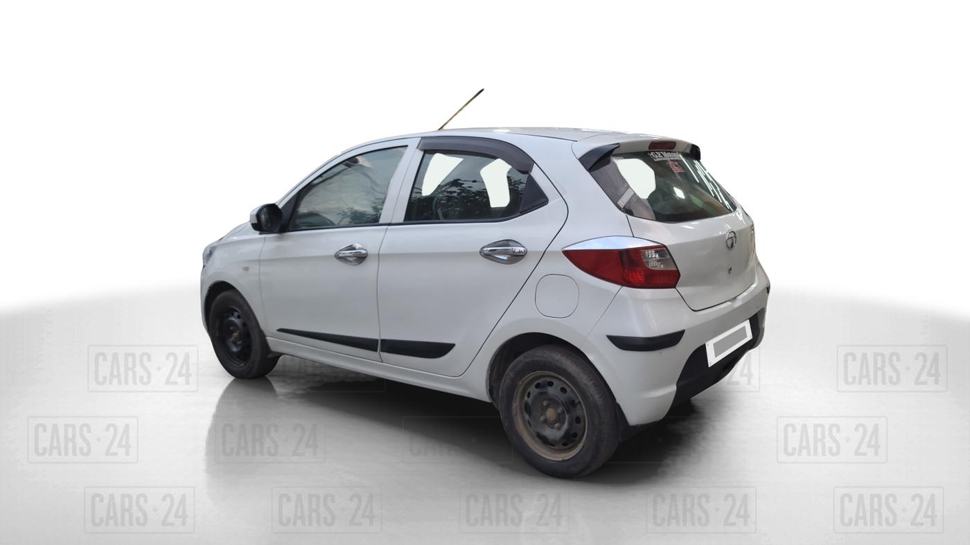 2017 Tata Tiago XT PETROL, Petrol, Manual, 72,000 km, Left Back Diagonal