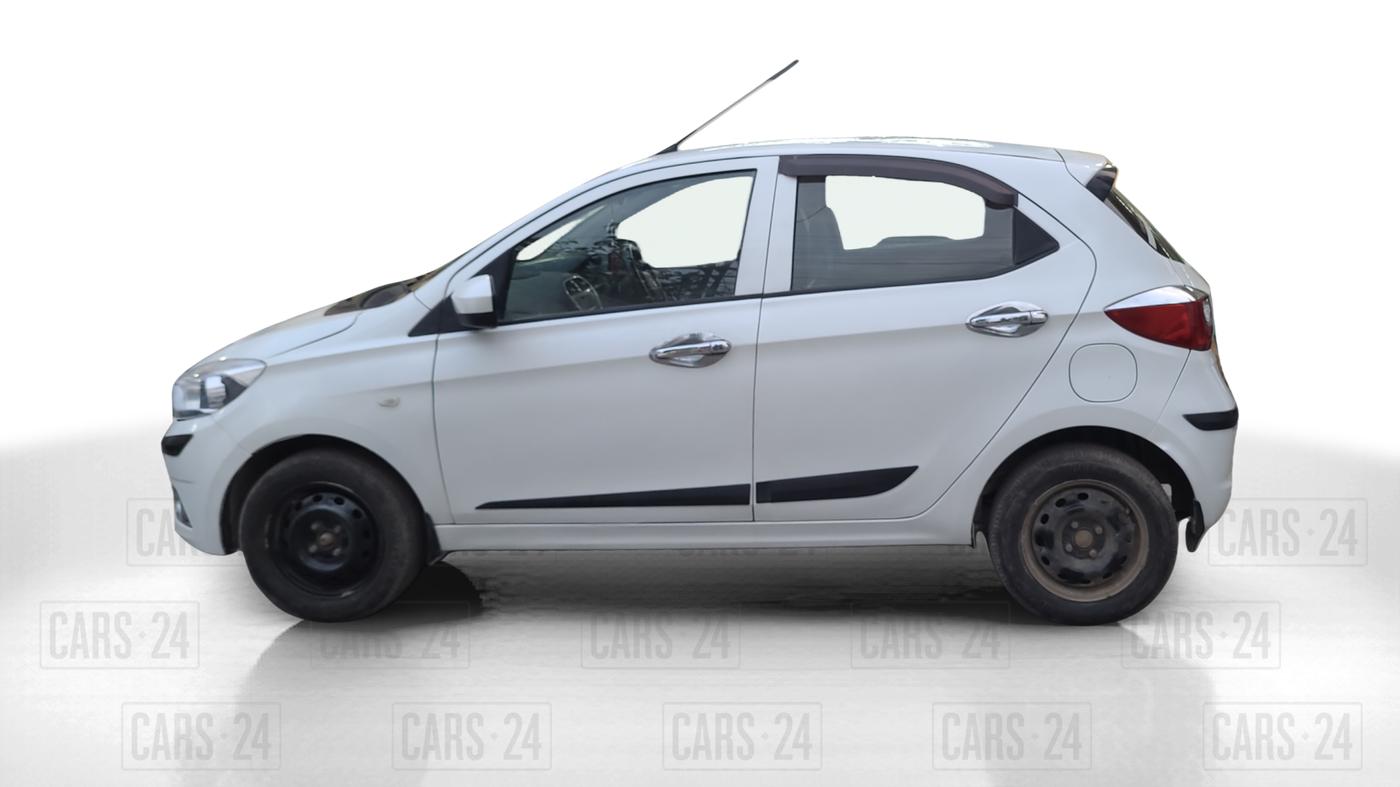 2017 Tata Tiago XT PETROL, Petrol, Manual, 72,000 km, Left Side