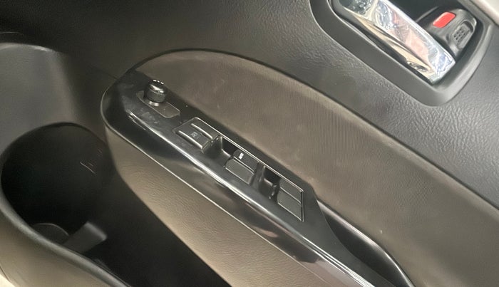 2013 Maruti Swift VXI, Petrol, Manual, 52,885 km, Driver Side Door Panel Controls