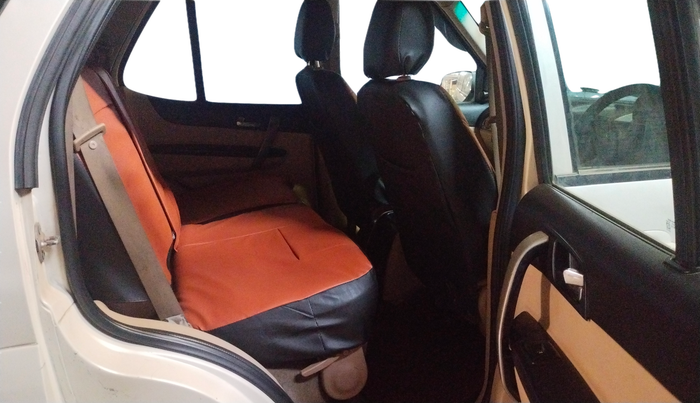 2013 Tata Safari Storme 2.2 LX 4X2, Diesel, Manual, 87,127 km, Right Side Rear Door Cabin