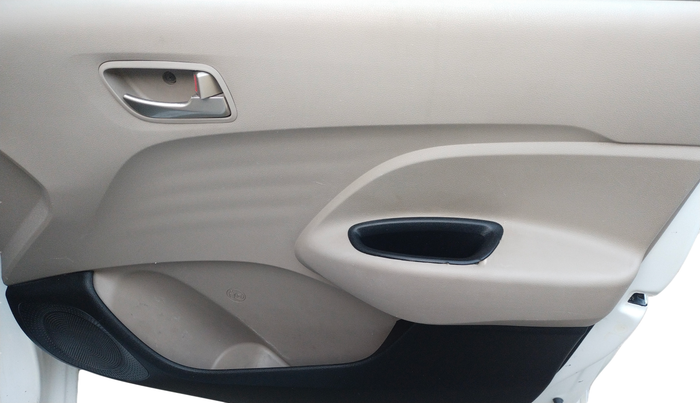 2019 Hyundai NEW SANTRO SPORTZ CNG, CNG, Manual, 46,859 km, Driver Side Door Panel Controls